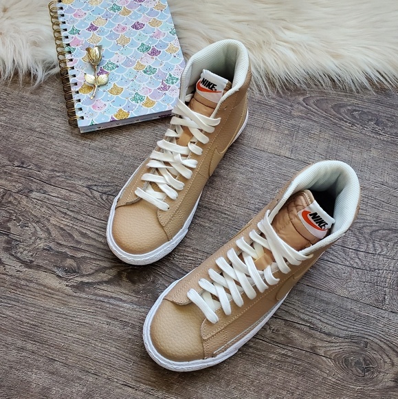 NEW Nike Blazer Mid - Picture 2 of 8
